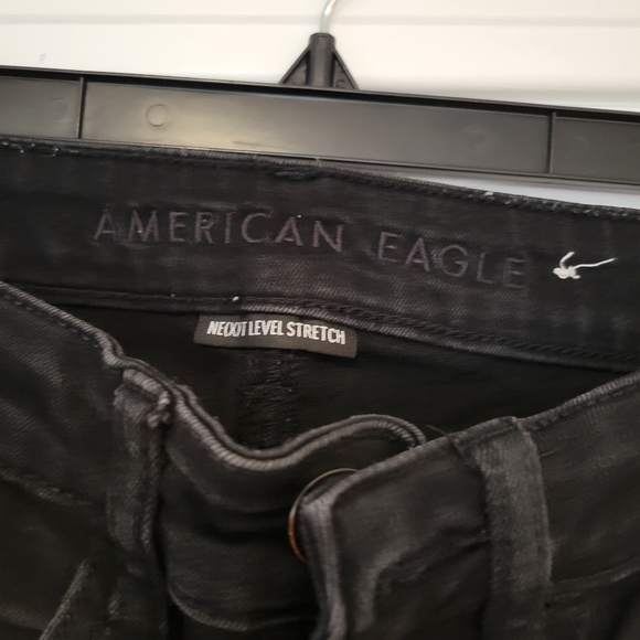 American Eagle 2 Short Black Distressed Jeans. - Picture 6 of 6